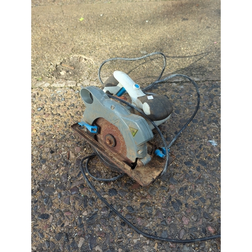 B&Q MSCS1200 Circular Saw