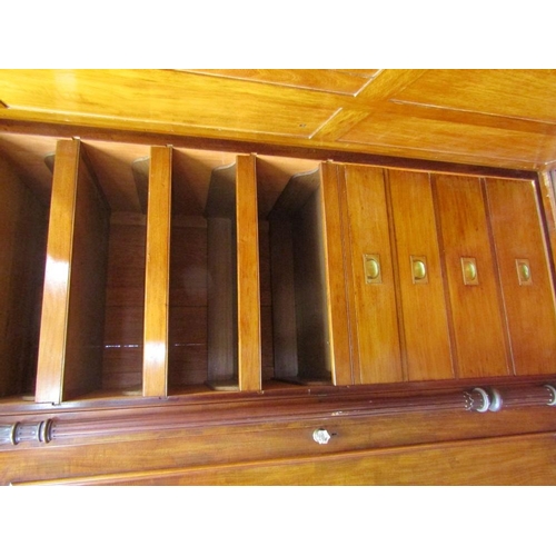 1516 - Good quality Victorian breakfront triple wardrobe,the central mirror panelled door enclosing a tower... 