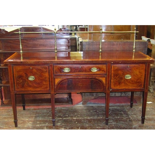 1519 - Good quality Georgian mahogany sideboard,the two central doors flanked by  a further cupboard and le... 