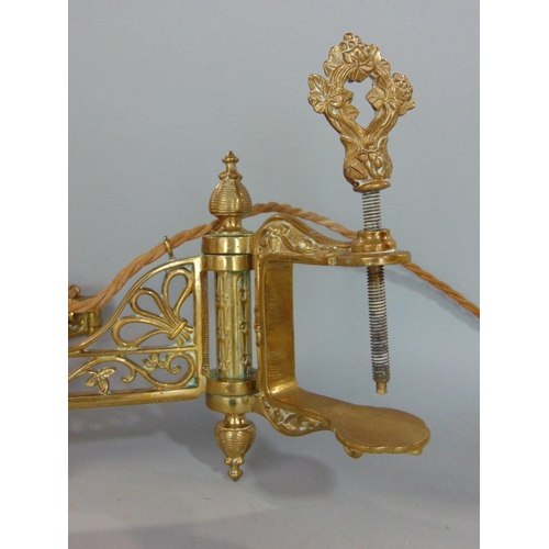 596 - Good quality early 20th century pierced brass articulated wall light,with pierced and cast brass wor... 