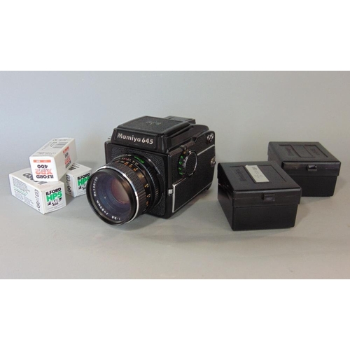 605 - Mamiya 645 camera with 80mm lens and various reels and others (a collection)