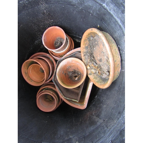 111 - A quantity of vintage terracotta flower pots various sizes