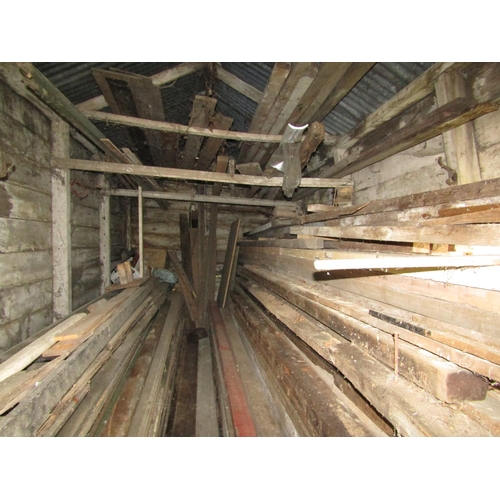 411 - Timber shed containing a large quantity of unsorted dry pine timbers of various widths and lengths, ... 