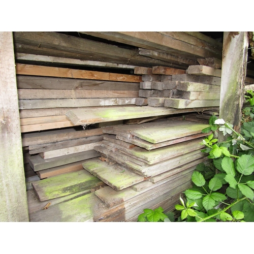 411 - Timber shed containing a large quantity of unsorted dry pine timbers of various widths and lengths, ... 