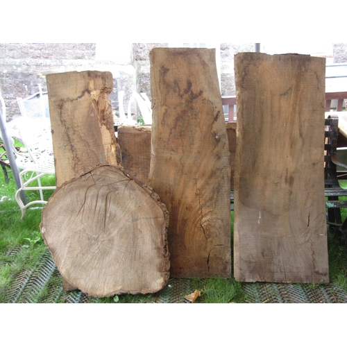 208 - Five pieces of well seasoned oak, four planks, 130cm x 50cm x 7cm, suitable for garden furniture and... 