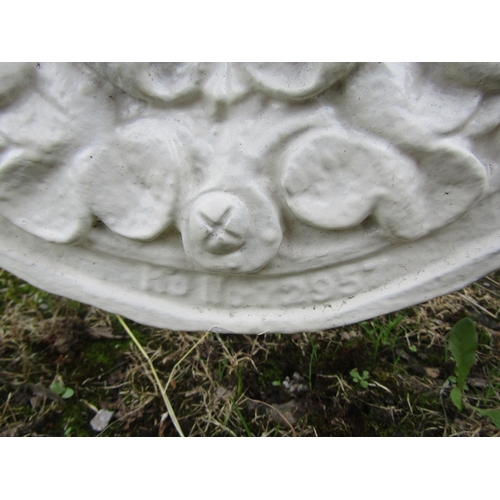 159 - A good quality Victorian cast iron garden bench, probably Coalbrookedale, with thistle, rose, daffod... 