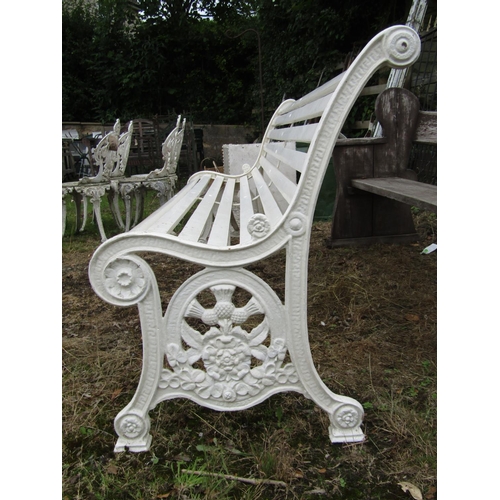 159 - A good quality Victorian cast iron garden bench, probably Coalbrookedale, with thistle, rose, daffod... 