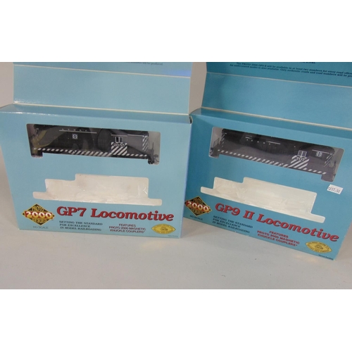 171 - HO Proto 2000 series Limited Edition GP9 and GP7 Locomotives with a polystyrene body insert (2 +inse... 