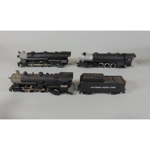 193 - Box of HO gauge steam locomotives mostly Santa Fe and Southern Pacific by Athearn and Walthers, all ... 