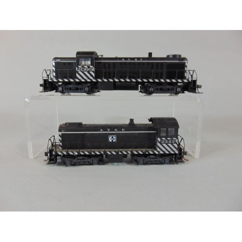 200 - 5 HO gauge locomotives all AT&SF nos 2692, 2395, 2342, 2099 and 516, unboxed together with a Stewart... 