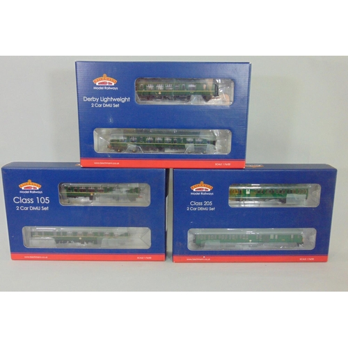 101 - 3 Bachmann 2 Car sets: 31-235Z 'Class 205 2 Car DEMU Set', 32-516 'Derby Lightweight 2 Car DMU Set' ... 