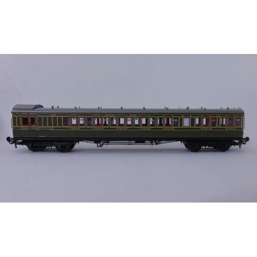 103 - Collection of Bachmann coaches in Southern Rail Olive Green and 4 60' Birdcage type in SE&CR Dark La... 