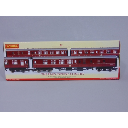 71 - Hornby 'The Pines Express' Coaches R4229 coach pack, complete and in very good condition (1)