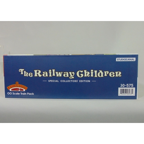 75 - Bachmann 00 gauge Train Pack 'The Railway Children' Special Collectors Edition 30-575: G.N&S Rly cla... 