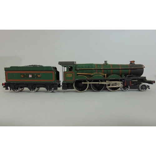 117 - 2 Wrenn locomotives in Wrenn boxes: ‘Bristol Castle’ 7013 in green livery with tender and ‘Brecon Ca... 