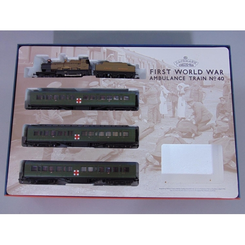 72 - Bachmann 00 gauge box set 'First World War Ambulance Train No 40' 30-325. Includes 'City of Birmingh... 