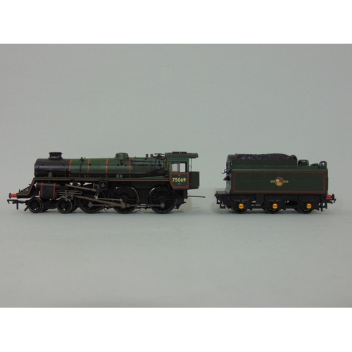 145 - mixed collection of 00 gauge locomotives incl Bachmann 4 Car Virgin Rail Set: 60217, 60317,60417 and... 