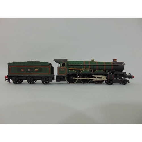 132 - Hornby Dublo locomotive and tender 2220 'Denbigh Castle' in original box, together with a 0-6-0 shun... 