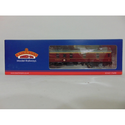 86 - 15 Bachmann coaches all maroon livery, mostly BR Mk1, all boxed with original packaging (15)