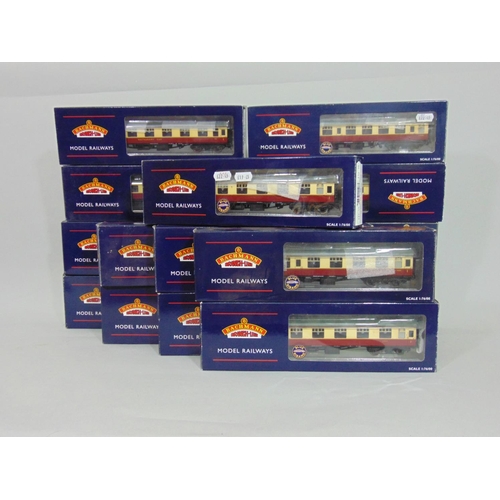 93 - 15 Bachmann Branchline boxed coaches all in crimson/ cream livery (15)