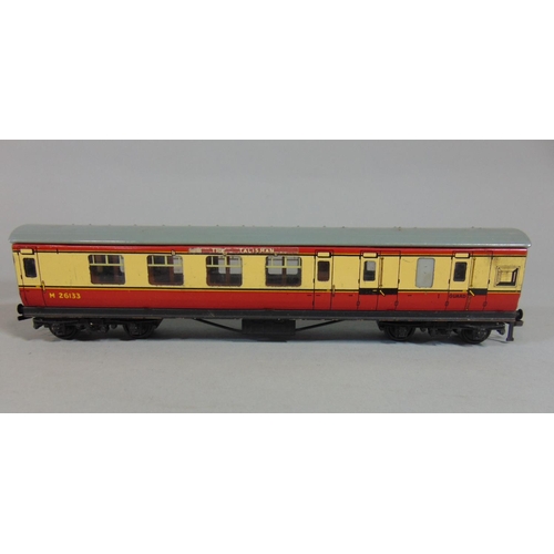 133 - Collection of Hornby Dublo rolling stock including a 6 wheel passenger brake 'Stove' van and29 passe... 