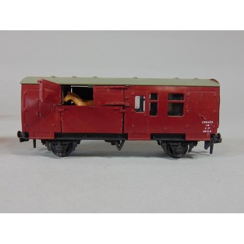 135 - Quantity of Hornby Dublo wagons including 3 breakdown packing vans, a Midland Rail horsebox, and a S... 