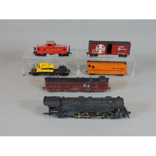 214 - Large collection of unboxed North American rolling stock including Santa Fe coaches, freight cars, r... 