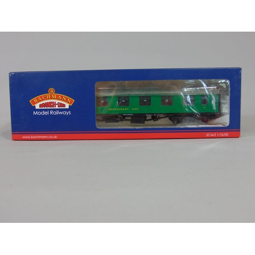 91 - 16 Bachmann Branchline boxed coaches, all MK1 green (SR) together with one other similar in slightly... 