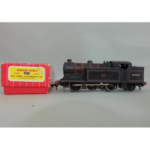 136 - Collection of Hornby Dublo locomotives incl boxed 0-6-2 Tank Locomotive 2217, with unboxed 'Cardiff ... 