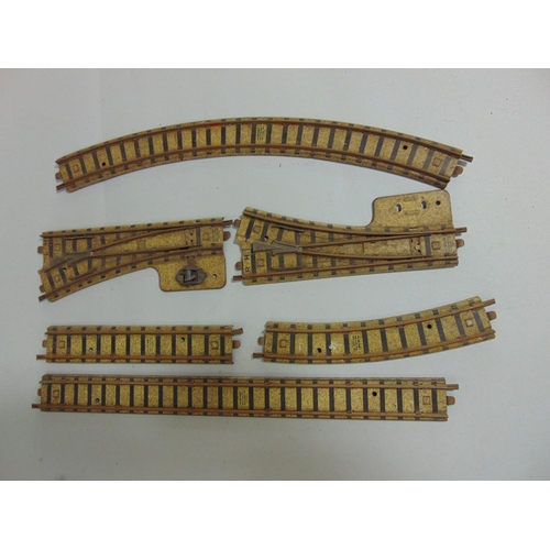 137 - Small quantity of pre-war Hornby Dublo clockwork track