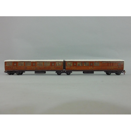 138 - Pre-war Hornby Dublo 'Sir Nigel Gresley' A4 loco in good condition with tender (post war couplings i... 