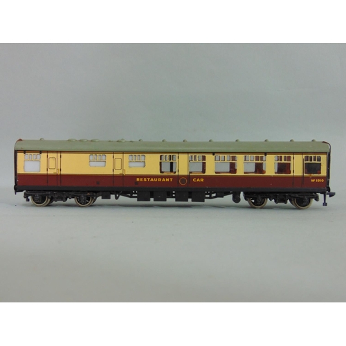 141 - Hornby Dublo Super Detail Great Western coaches including a Restaurant Car, in brown/cream livery, a... 