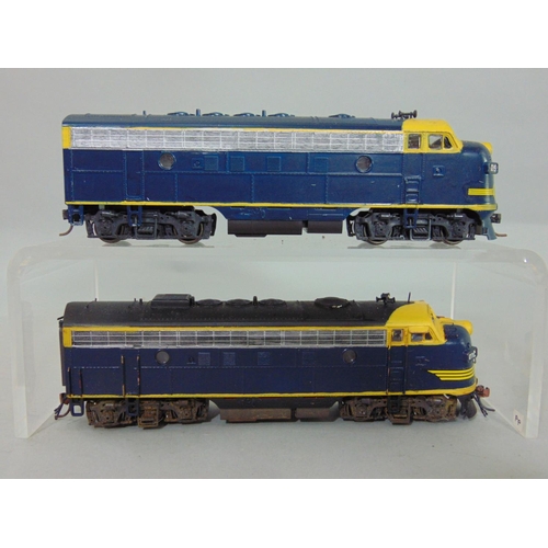 196 - 6 HO gauge locomotives, 4 marked Santa Fe, all unboxed and some repainted (6)