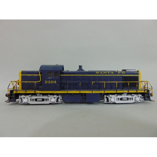 197 - 8 HO gauge locomotives, 5 marked Santa Fe, all unboxed and some repainted (8)