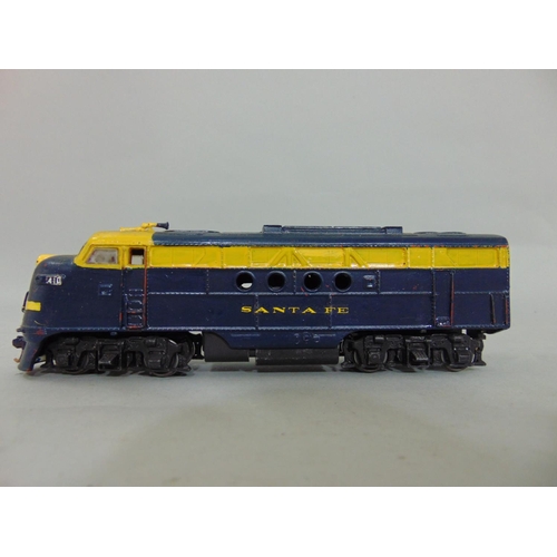 205 - Large collection  of unbranded North American style HO gauge locomotives coaches, box cars, wagons, ... 