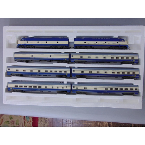 213 - Boxed Limited Edition Rivarossi 'American Orient Express' HO gauge (1)