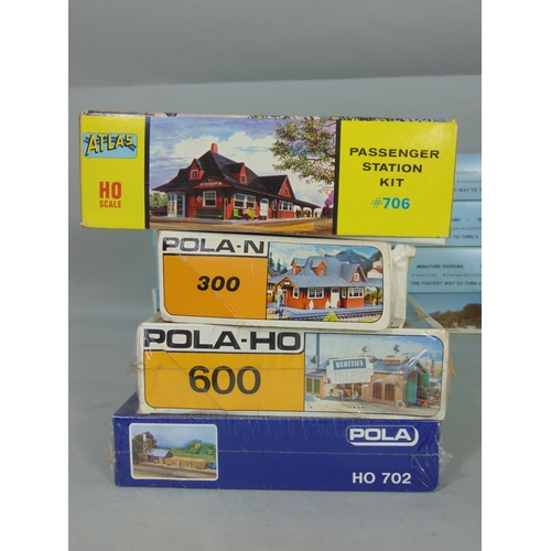 220 - HO Pola model building kits incl nos 600, 639 x2 and 702 all sealed and 624 x 4, 300, 816, 656 and 6... 