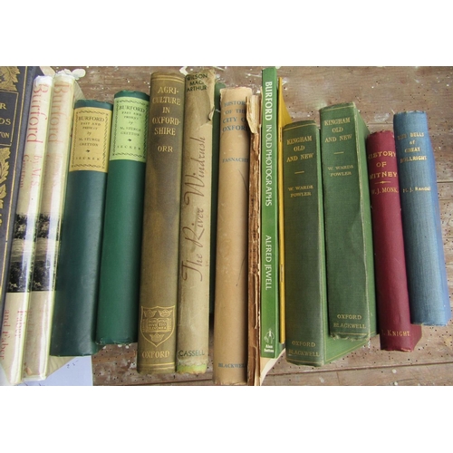 385 - Oxfordshire mainly bordering the Cotswolds particularly Burford, 28 volumes