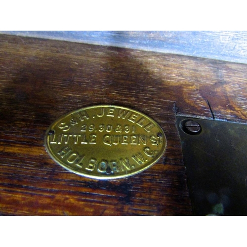 2166 - Good quality Georgian mahogany sideboard, the two central doors flanked by a further cupboard and le... 