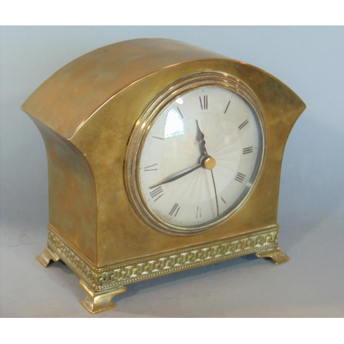 1175 - Stylish French brass mantle clock, with textured silvered dial, Roman numerals, the case with Greek ... 