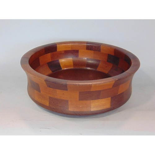 1415 - Treen parquetry pedestal fruit bowl, 27cm diameter