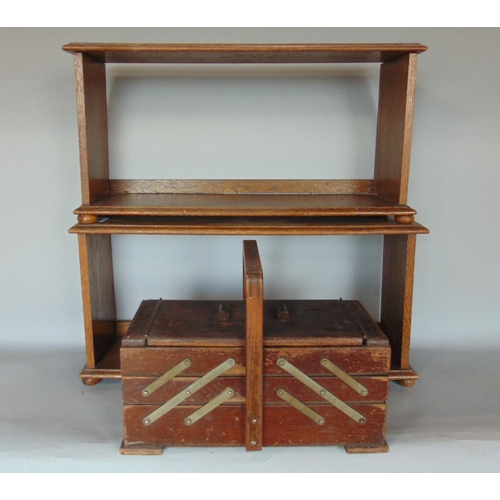 1428 - A vintage sewing box fitted with various accessories, together with two table top oak book shelves (... 