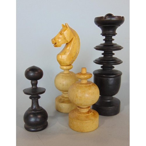 1460 - The Criterion series, The Standard Box of Chessmen, carved boxwood and ebony, full set, with box