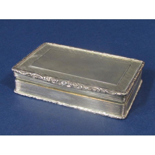 823 - Good quality early Victorian engine turned snuff or trinket box, with cast floral rim and gilt inter... 