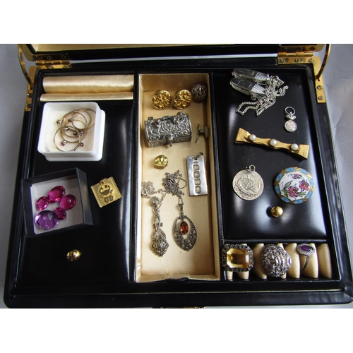 981 - Interesting collection of costume jewellery to include a pair of Art Nouveau style cufflinks stamped... 