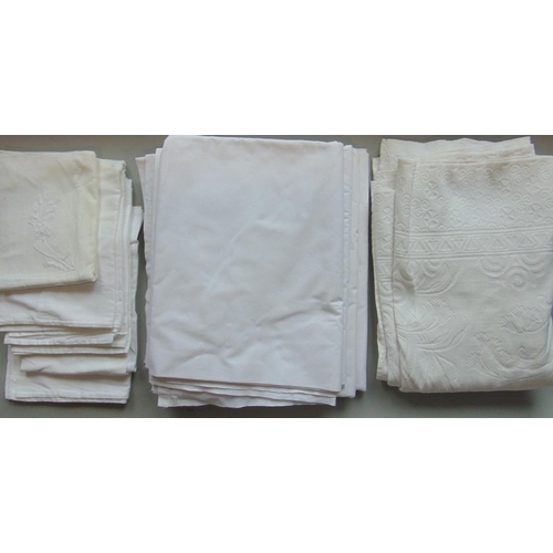 1235 - White bed linen collection including 4 starched white single cotton sheets, pillow cases and a bedsp... 