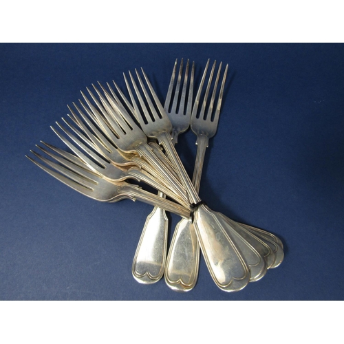 1218 - Set of seven Victorian fiddle and thread silver table forks maker GA, London 1875, 20.5 cm long with... 