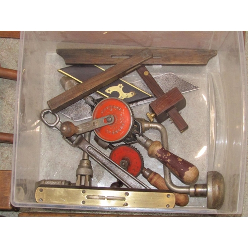 2290a - A collection of vintage carpentry tools mainly a variety of planes, square gauges, etc