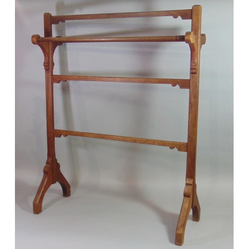 545 - A late Victorian gothic revival freestanding towel rail with chamfered frame, 72 cm wide x 30 cm dee... 