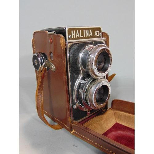 574 - Rolleicord Twin Lens Reflex in original case, Xenar lens, plus a Halina Twin Les Reflex and a Wester... 